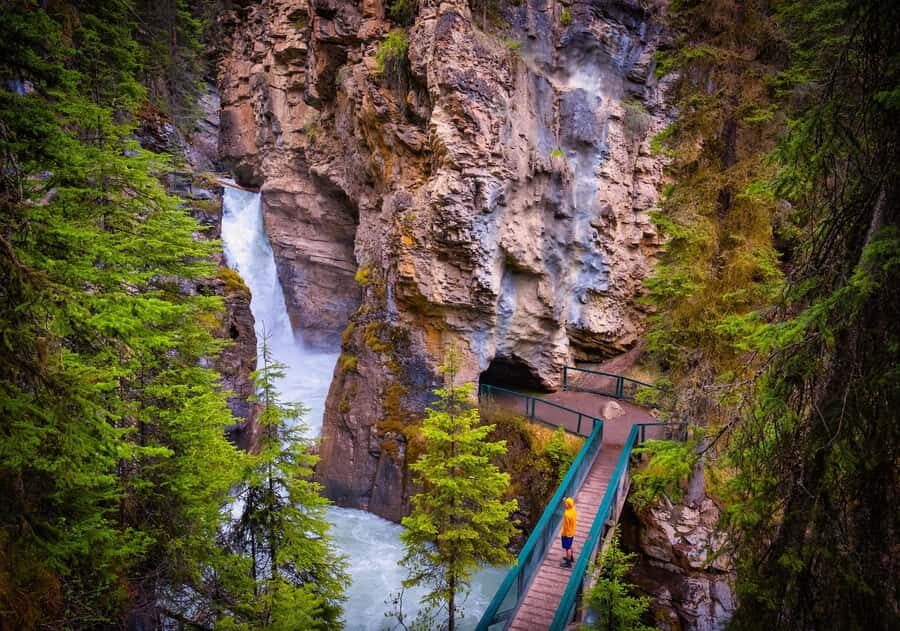 Louise, Moraine/Johnston Canyon, Minnewanka & Banff Town - Vermillion Lakes, Banff Town, and the Lake Minnewanka finale