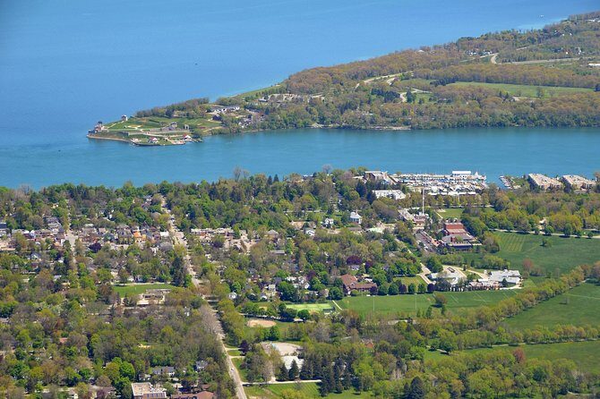Luxury Niagara Falls Day Trip from Toronto with Cruise and Lunch - Lunch during the tour: what the included meal feels like