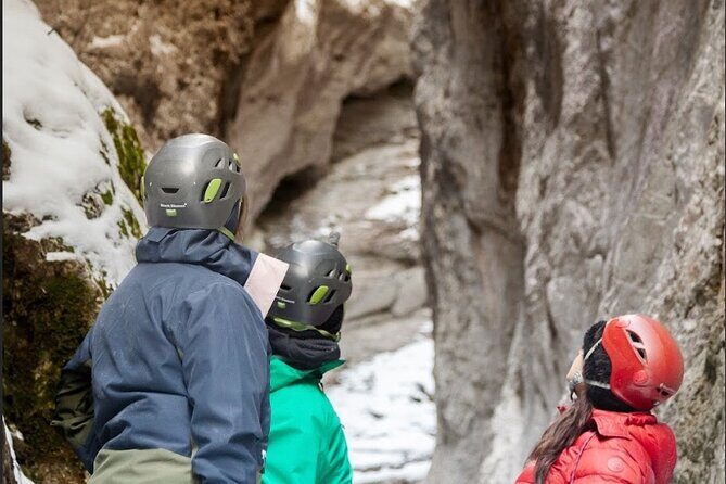 Maligne Valley and Pleckaitis Icewalk - Stop 1: Maligne Canyon viewpoint at the Maligne Valley Lookout (10 minutes)
