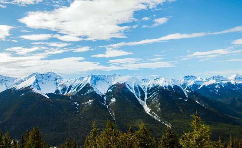 Minnewanka/Banff Gondola/Johnston Canyon/Moraine Lake Louise - Lake Louise: turquoise, framed by Victoria Glacier