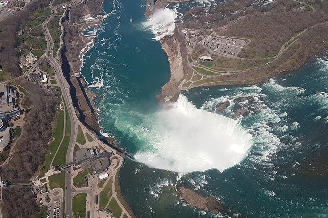 Mississauga: Niagara Falls Day Tour with Boat Cruise - Comfort on the Bus: Group Size Is Small, But You Still Need to Manage Expectations