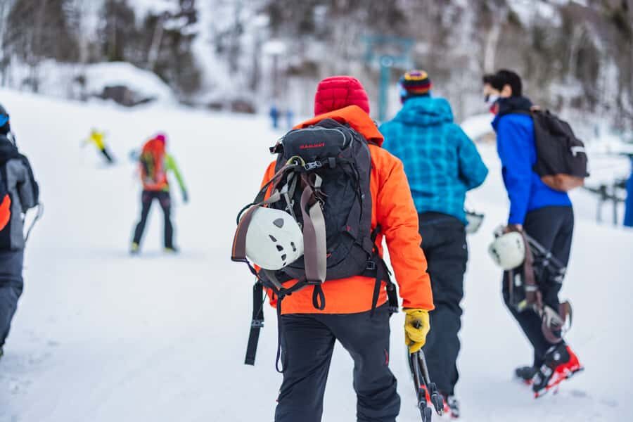 Mont-Tremblant: Ice Climbing Initiation - The Real Value of Learning Belay and Safety Protocol