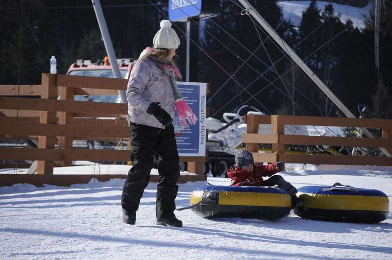 Mont-Tremblant: Snow Tubing with a Mechanical Lift - Warm-Up Space, Cafeteria, and Lunch Choices