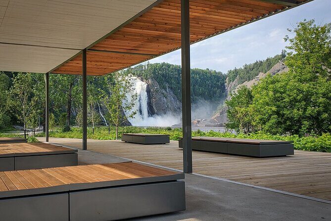 Montmorency Falls shuttle bus & admission - From the meeting point to Place d’Armes: where the shuttle actually begins
