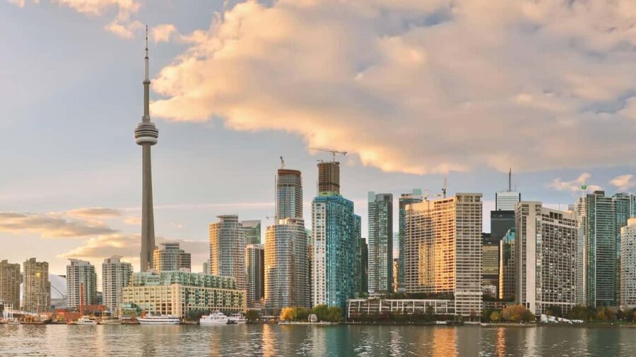 Montreal: 3-Day Toronto, Niagara Falls, Thousand Islands - How the 3-day loop works from Montreal to Toronto to Niagara