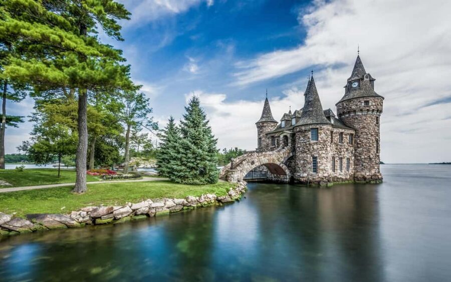 Montreal: 3-Day Toronto, Niagara Falls, Thousand Islands - Who should book this tour (and who might want a different pace)