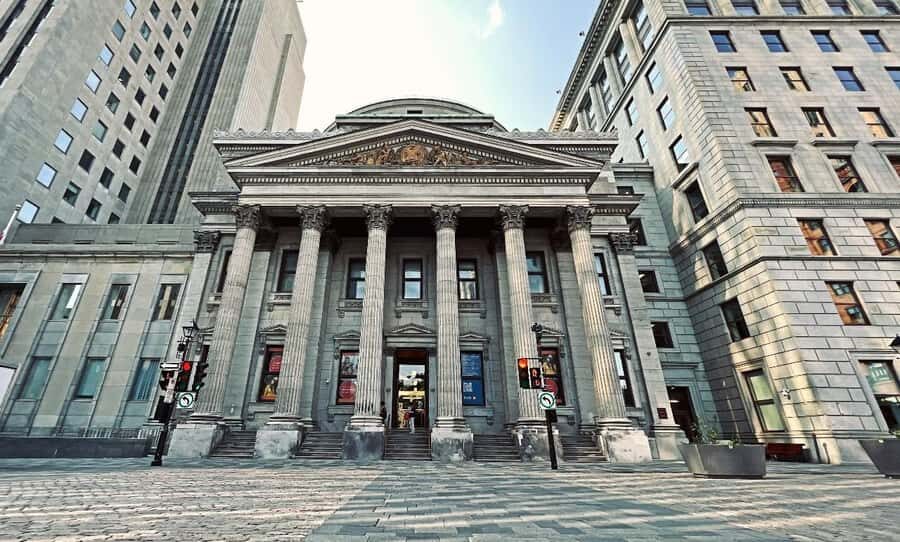 Montreal 3-Hour Private Car Tour with Expert Local Guide - Underground City and Place Desjardins: the smart weather plan