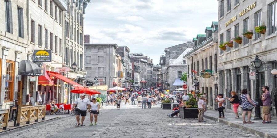 Montreal: Best of Montreal Food Walking Tour with Tastings - Jeanne-Mance Park near Mont Royal: a built-in reset