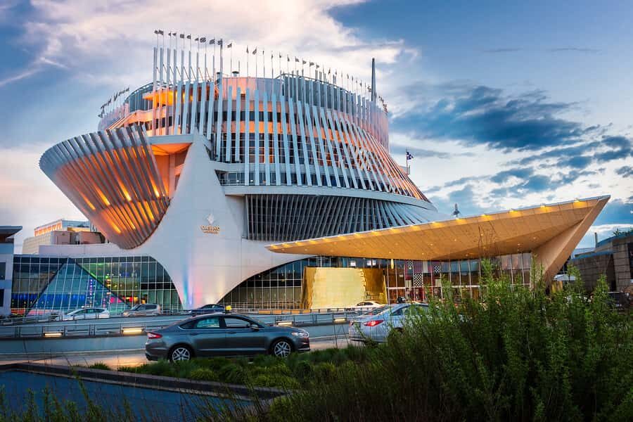 Montreal: City Architecture Guided Bike Tour - Atwater Market, Griffintown, and the Industrial-Era Feel
