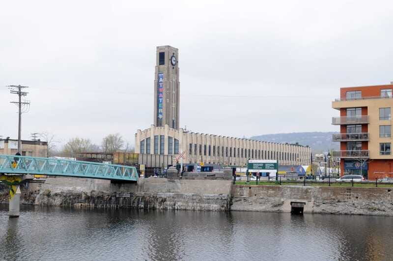 Montreal: City Architecture Guided Bike Tour - Riding a Real Formula 1 Track Segment on Notre-Dame Island