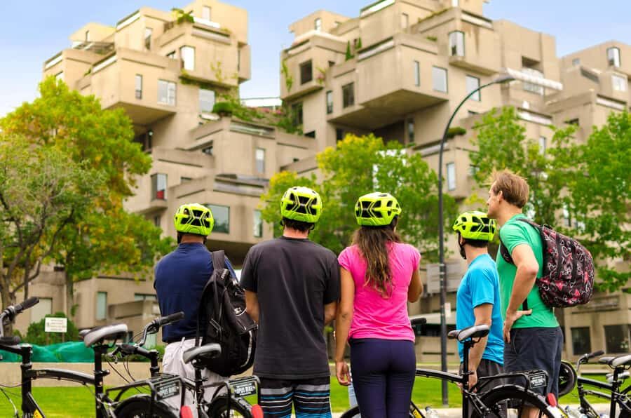 Montreal: City Architecture Guided Bike Tour - Entering The Ride: Meeting at RentaBikeNow and Getting Ready
