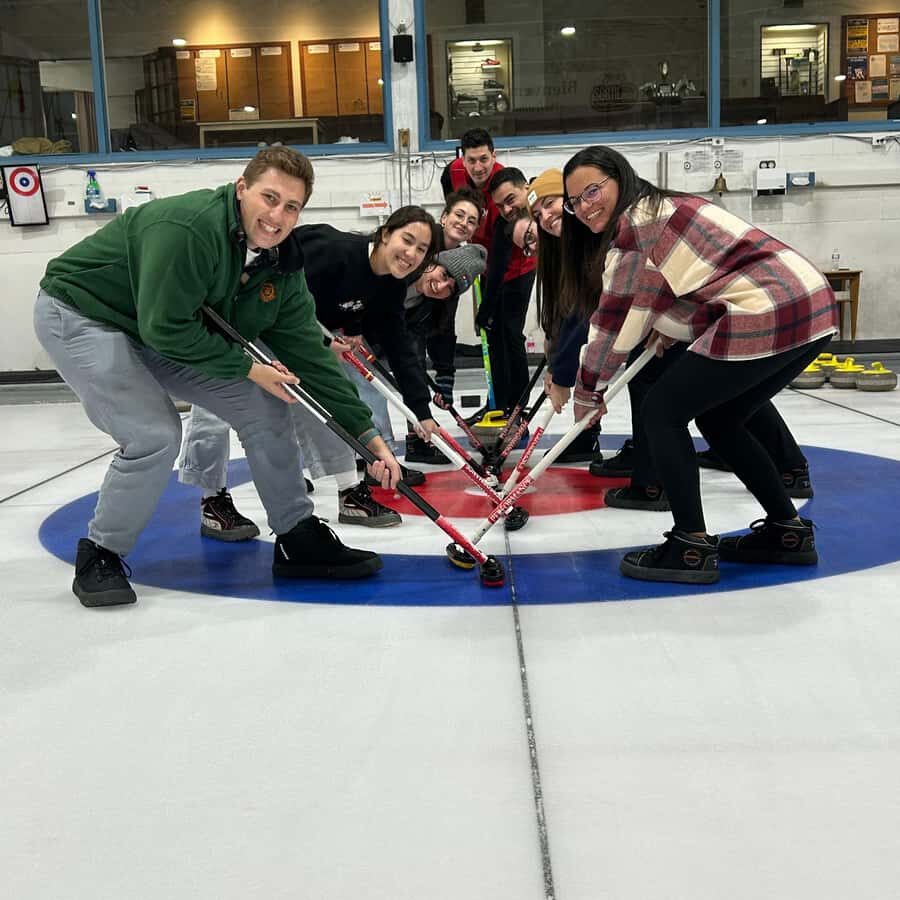 Montreal: Curling Experience with instructor and equipment - The first 30 minutes: rules, technique, and why form matters
