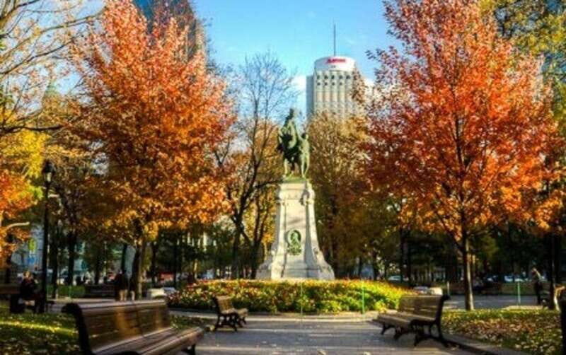 Montreal : Downtown & Underground Walking Tour with a Guide - Promenades Cathédrale: Where the Street-Level Story Continues Under Cover