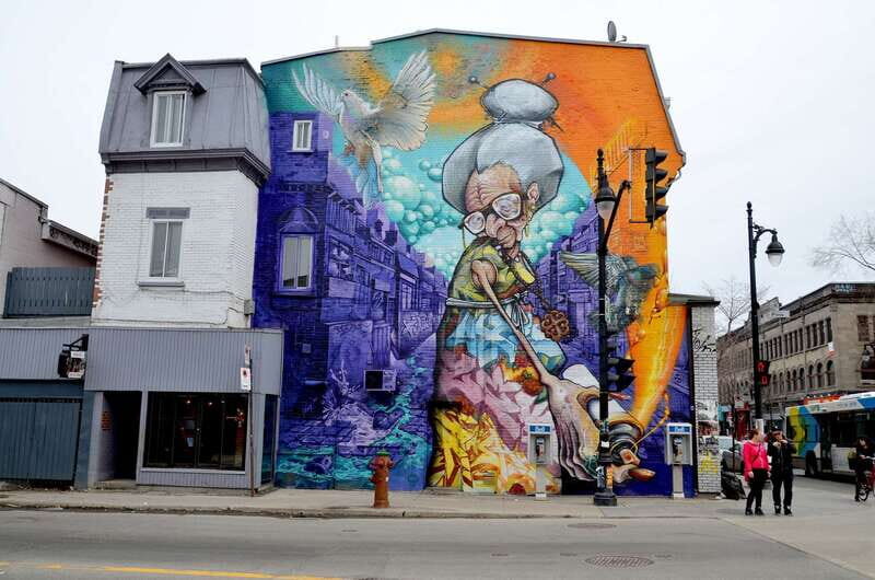 Montreal: Full-Day Small Group City Tour - Old Montreal time: lunch and shopping, plus Notre-Dame as a picture stop