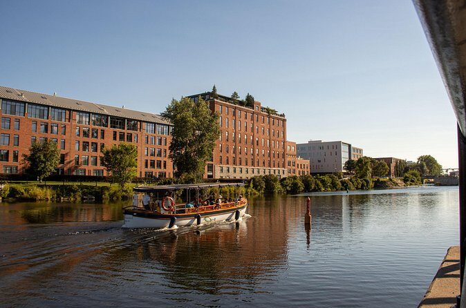 Montreal: Guided Exclusive Electric Boat Tour on Lachine Canal - Price and value: why $0.00 changes the equation