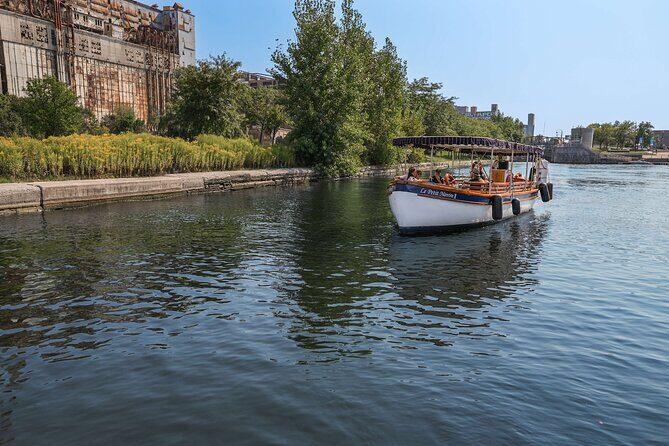 Montreal: Guided Exclusive Electric Boat Tour on Lachine Canal - Group size, language, and the feel of the ride