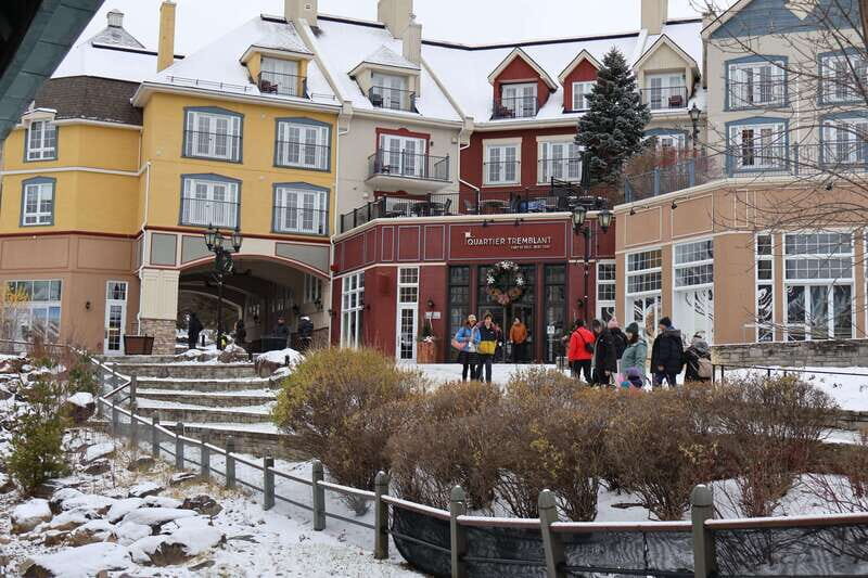 Montreal: Guided tour of the Laurentides Mont Tremblant - Sentier des Cimes: walking among the treetops
