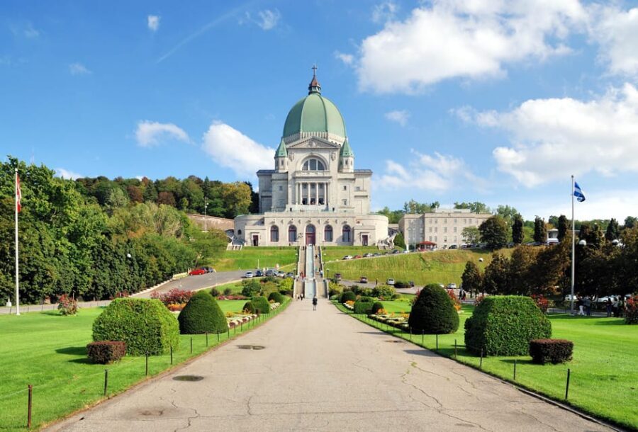Montreal: Half-day Guided City Tour - Parc Jean-Drapeau: Where the Water Makes Everything Feel Bigger