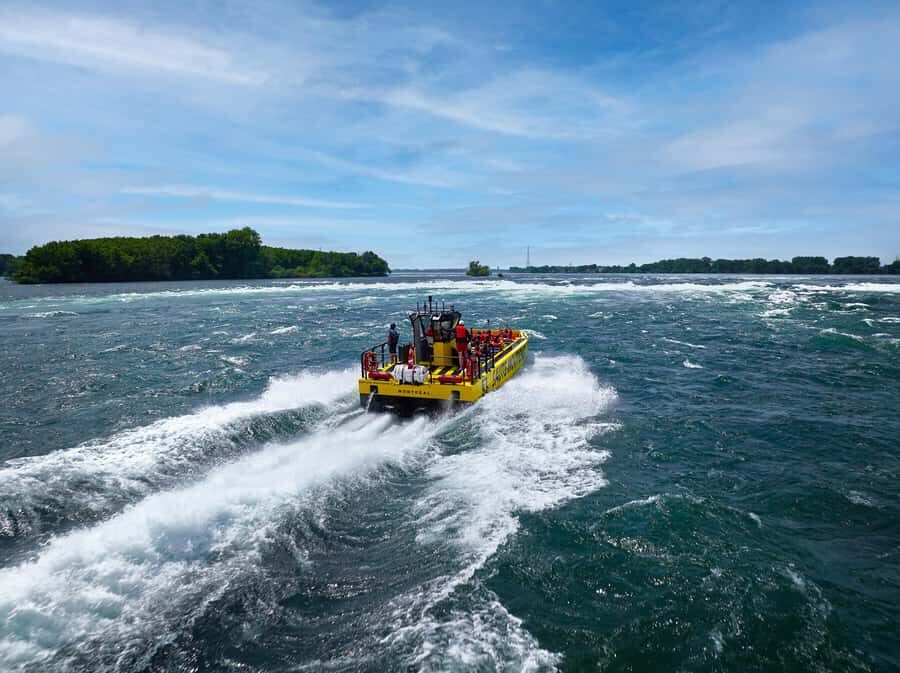 Montreal: Lachine Rapids Sightseeing Tour - Passing St-Lambert Locks: watching a working river in motion