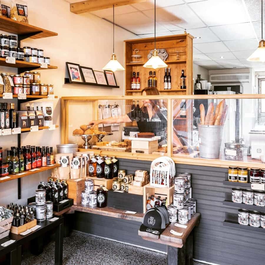 Montreal: Maple syrup tasting and conference - The conference portion: history, harvesting, production, and how maple shows up in food