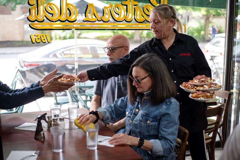 Montreal: Mile-End Foodie Walking Tour with 7 Tastings - Why Mile End works so well for a food walk