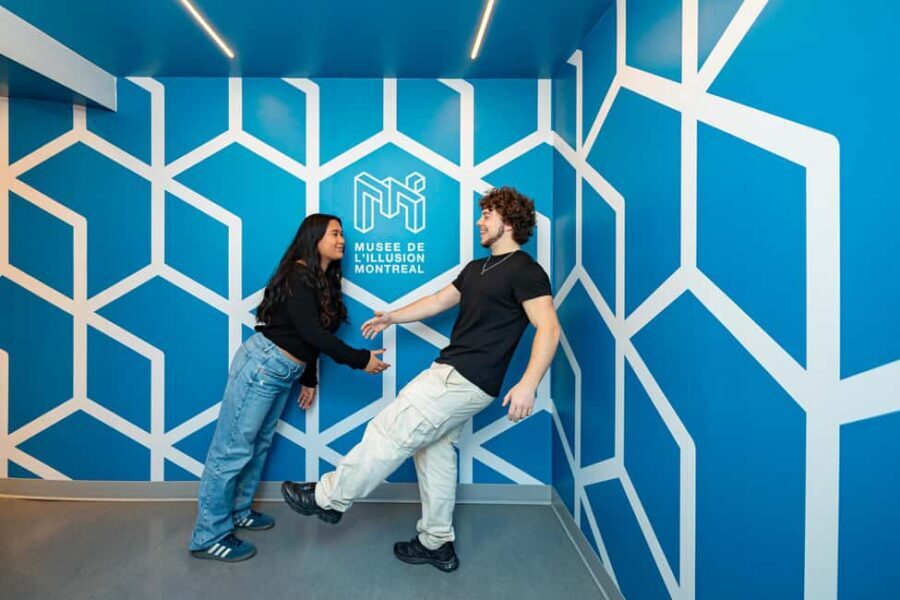 Montreal: Museum of Illusions Entry Ticket - Small Group of Up to 4: Better With Someone, But Not Required
