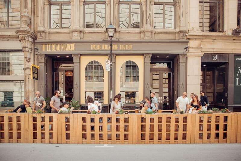 Montreal: Old Montreal Food and Drink Guided Walking Tour - Les Soeurs Grises: craft beer as a calm, classy ending
