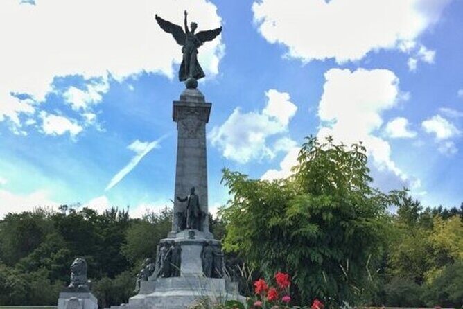 Montreal Old Montreal Walking Tour With A Guide - Old Montreal on Foot: Getting Oriented Fast