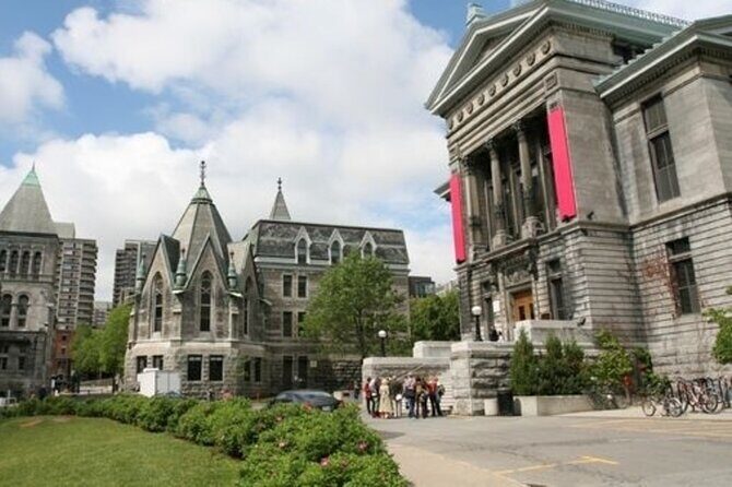 Montreal Old Montreal Walking Tour With A Guide - Les Cours Mont-Royal: The Narrow Lane That Changes the Tempo