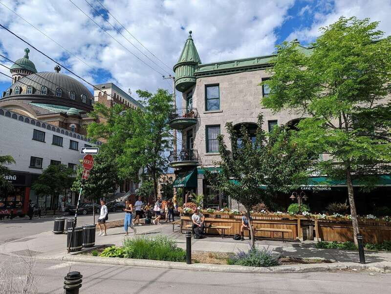 Montreal: Plateau Mont-Royal & Mile End Walking Tour - Weather, Terrain, and Who This Tour Fits Best