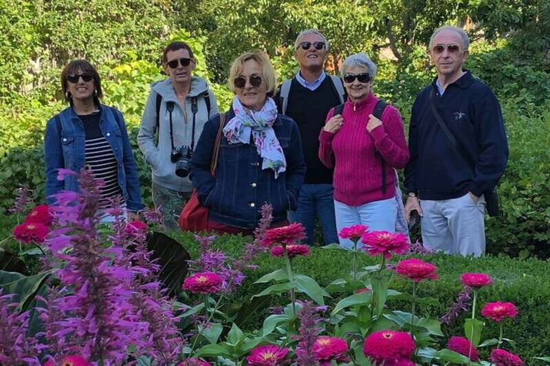 Montreal: Private custom walking tour with a guide - Getting Help Before You Meet: What the Guide Contact Does for You