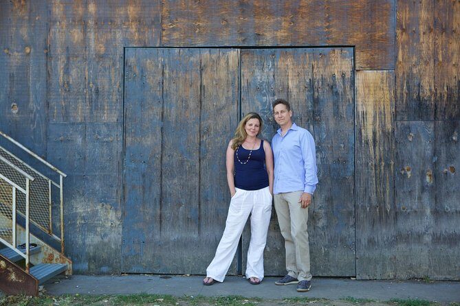 Montreal Private Photo Shoot with Pro Photographer - Value check: $407.81 per group (up to 4)