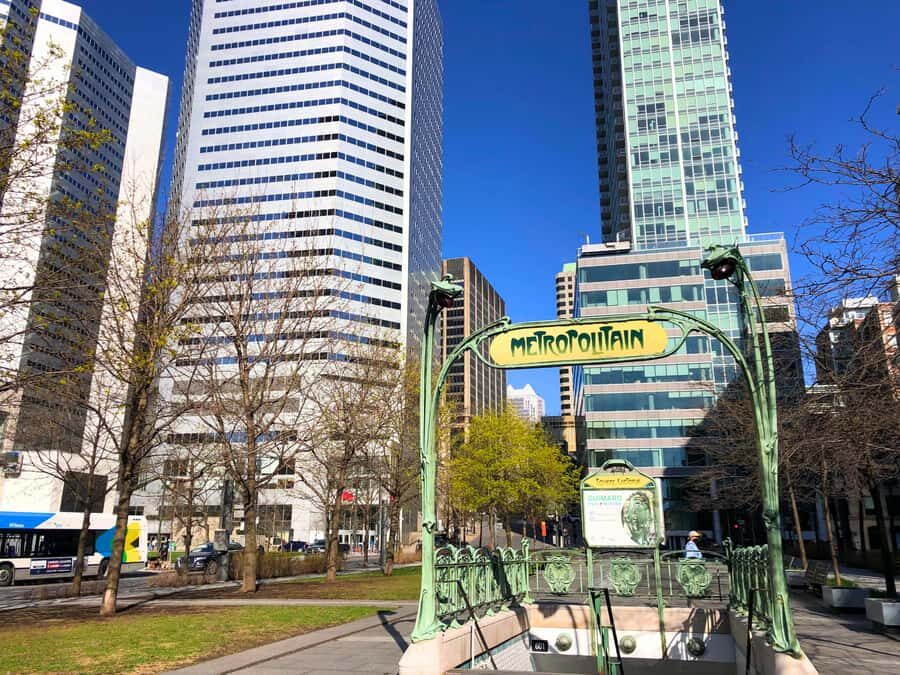 Montreal: Private Walking Tour of Downtown & Underground - Dorchester Square and Sainte-Catherine Street: Downtown Landmarks With Real Use