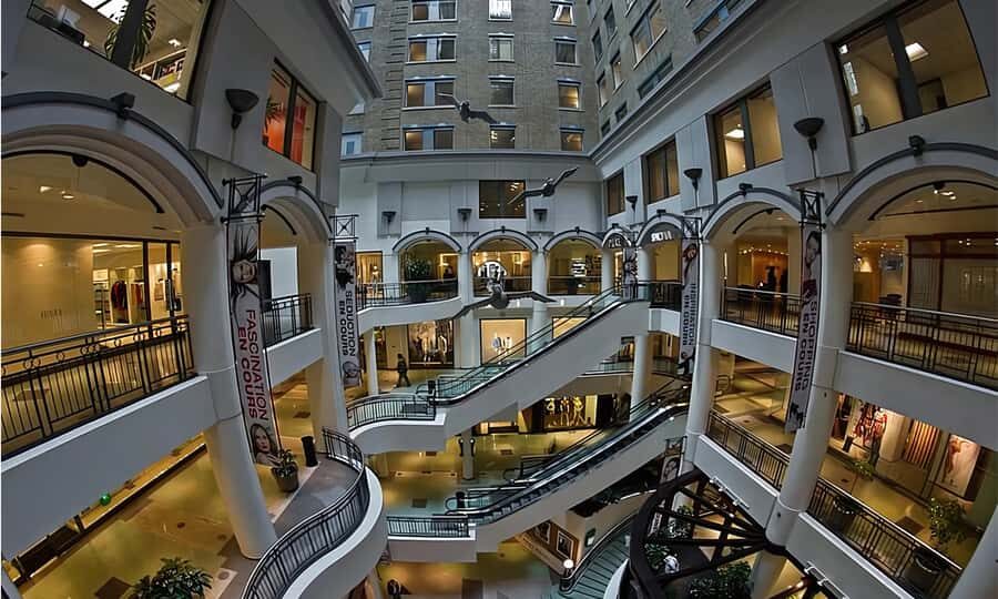 Montreal: Private Walking Tour of Downtown & Underground - What Makes the Underground Tour Worth It: The Guide’s Pace and Adaptability