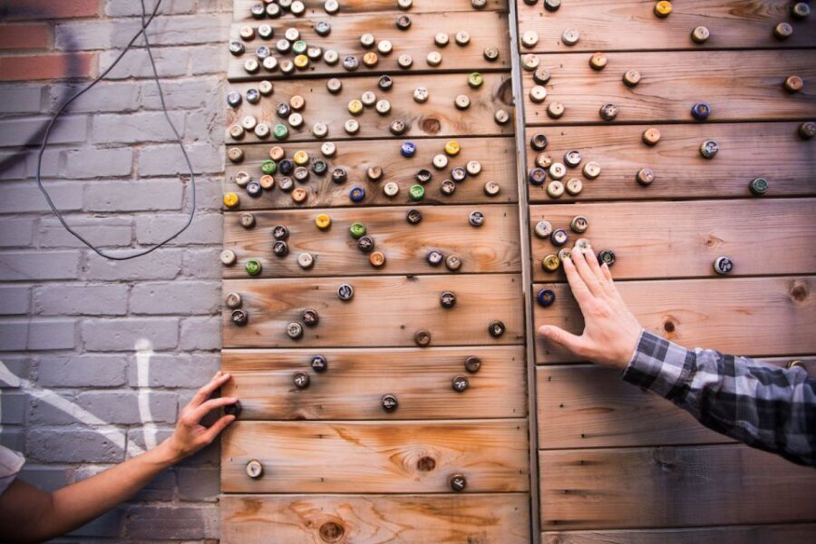 Montreal: Street Art & Mural 2-Hour Guided Walking Tour - Murals with meaning: legal vs. illegal street art