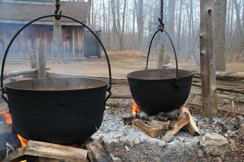 Montreal: Sugar Shack Maple Syrup Day Trip with Lunch - Sugar shack lunch buffet: what you can eat and how to plan for it