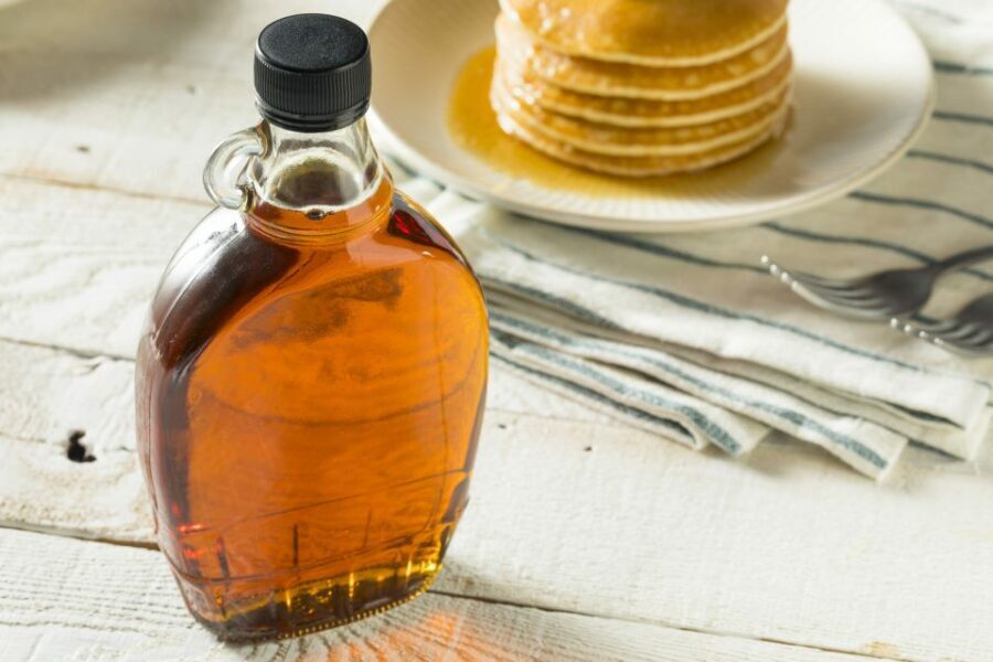 Montreal: Sugar Shack Maple Syrup Day Trip with Lunch - Practical tips for a smooth day (rain or shine)
