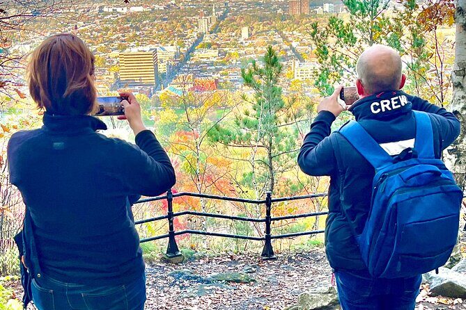 Montreal's Mount Royal Tour - Two hours on Mount Royal: a walk with real pacing control