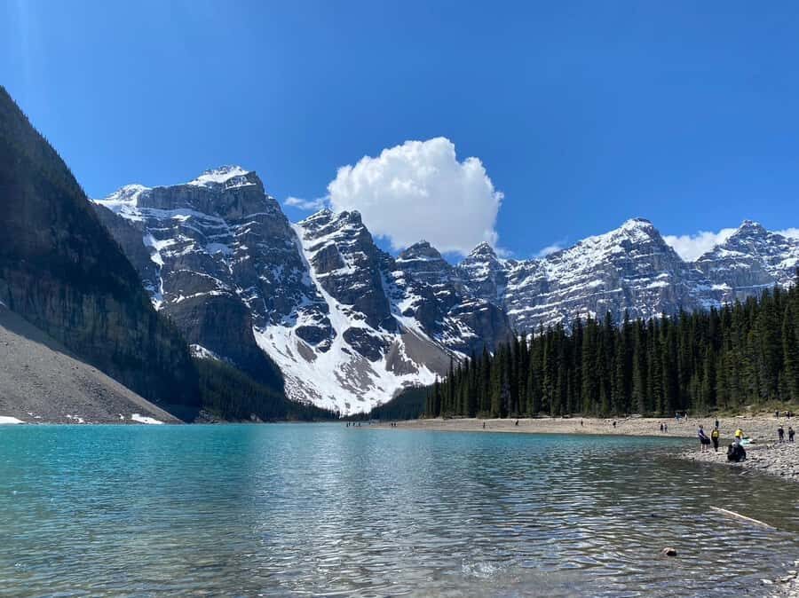 Moraine Lake 1.5hr & Lake Louise Shuttle from Canmore/Banff - What to bring: small items that make a big difference