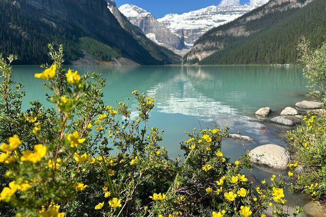 Moraine Lake And Lake Louise Tour from Banff - Moraine Lake Stop: Rockpile vs Easy Lakeshore Walk