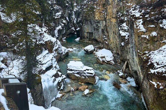 Moraine Lake, Lake Louise, Emerald Lake, Marble Canyon,Banff tour - Banff National Park to set the tone (Stop 1)