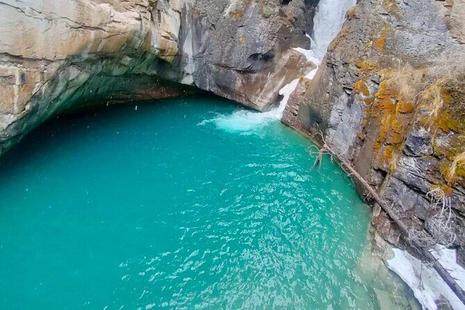 Moraine Lake, Lake Louise, Johnston Canyon, Bow Falls, Banff Town - Banff town time: how much you really get