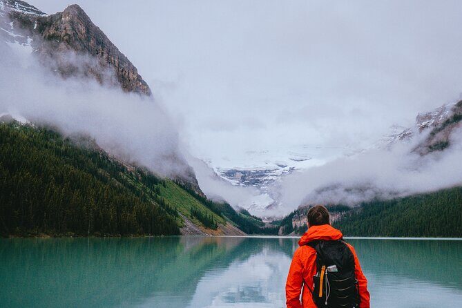 Moraine Lake & Lake Louise Sunset & Wildlife Adventure - Guides who help with photos (and local spotting tips)