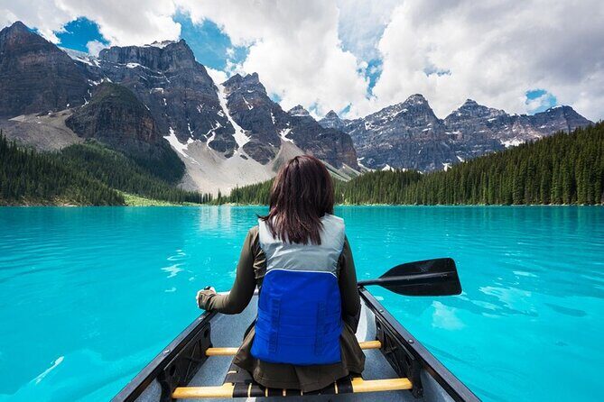 Morning Tour at Moraine Lake(2hrs) & Lake Louise(2hrs) - Guide stories that make the drive feel shorter