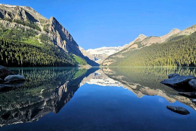 Morning Tour at Moraine Lake(2hrs) & Lake Louise(2hrs) - Practical stuff: layers, timing, and where lunch fits