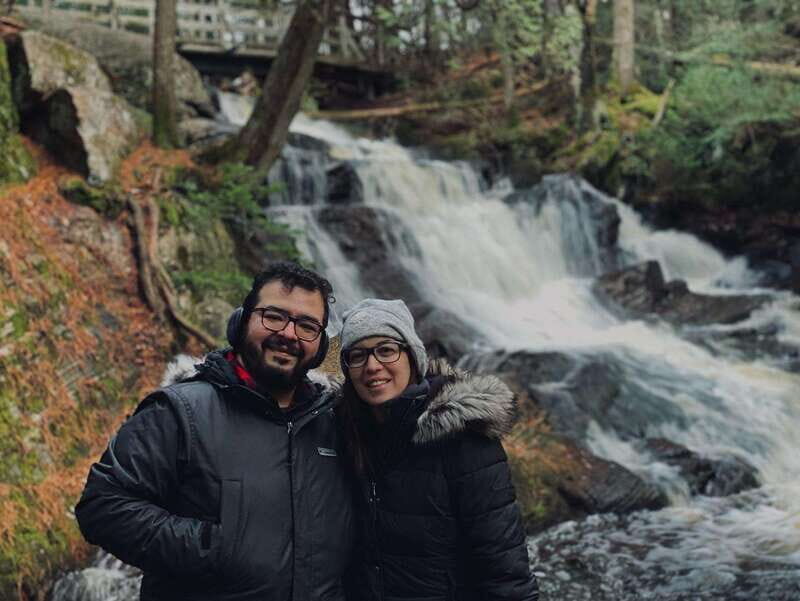 Muskoka: High Falls, Hardy Lake, & Huckleberry Rock Tour - Huckleberry Rock Lookout: A Short 2km Total Hike to One Serious View