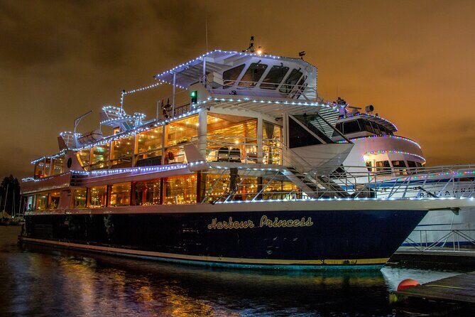 New Year's Eve Dinner Cruise through Vancouver Harbor - Drinks, Smoking, and Staying Comfortable When Vancouver Weather Shows Up