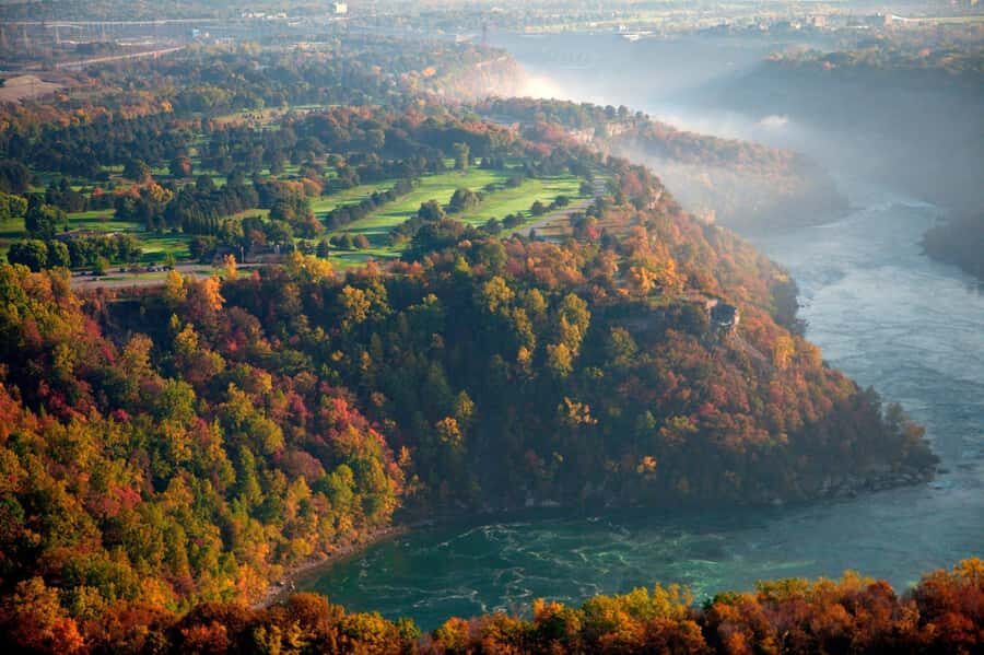Niagara: Boat Tour, Lunch & Maple Syrup Tasting - A 4-hour Niagara plan that keeps you close to the action