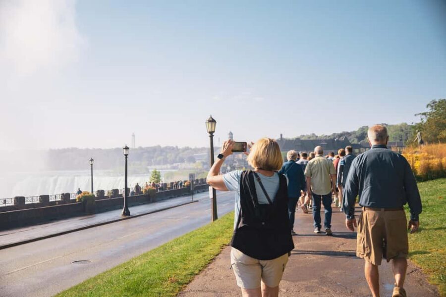 Niagara Falls Boat Cruise with Historical Walking Tour - The guided walking tour: fast context with real-world landmarks