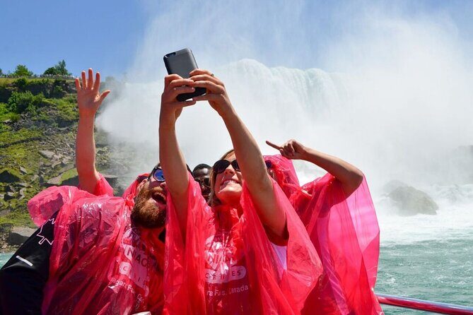 Niagara Falls Canada Walking Tour With Boat Cruise - Niagara City Cruises by Hornblower: how to enjoy the boat while staying comfortable